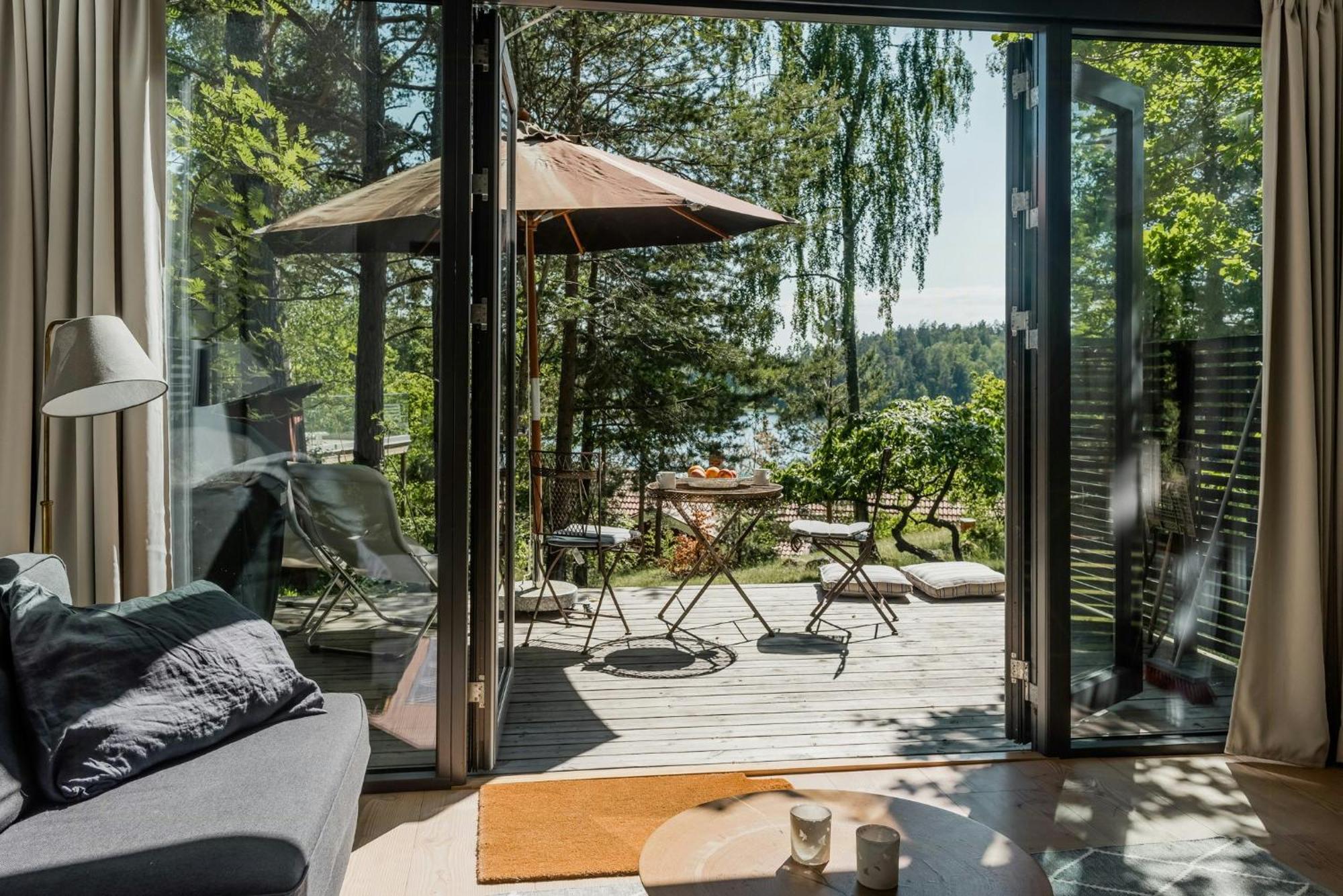 Charmerende Feriehus Med Havudsigt Naer Stockholm Värmdö Esterno foto